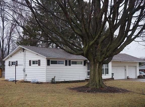 5th image of 1325 Center Dr