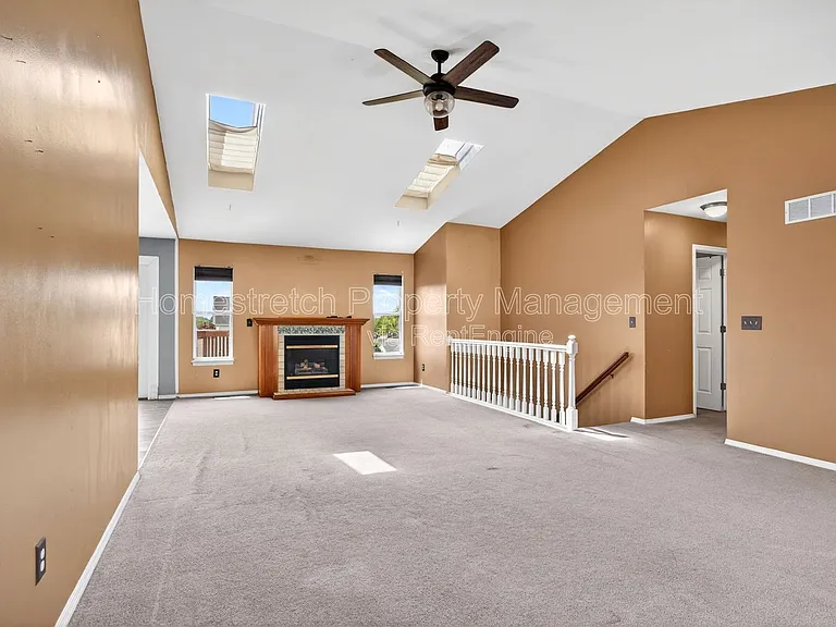 166 Royallprairie Ln — Photo 10