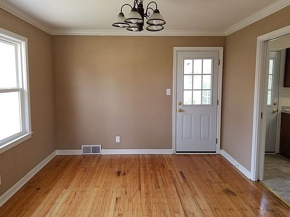 4th image of 2719 Sheila Dr