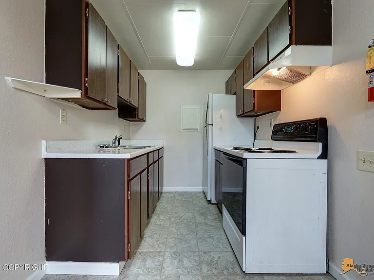 5215 E 26th Ave #6 — Photo 4