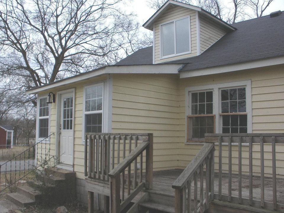 2nd image of 432 Neelys Bend Rd