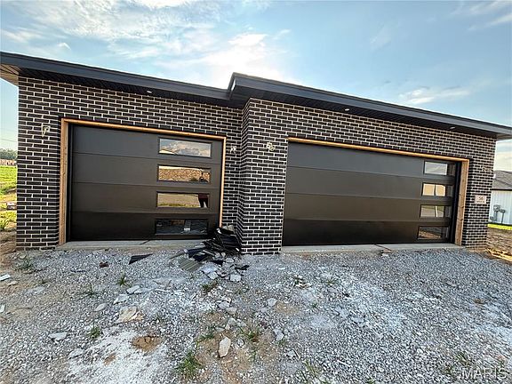 2nd image of 516 Hayden Dr