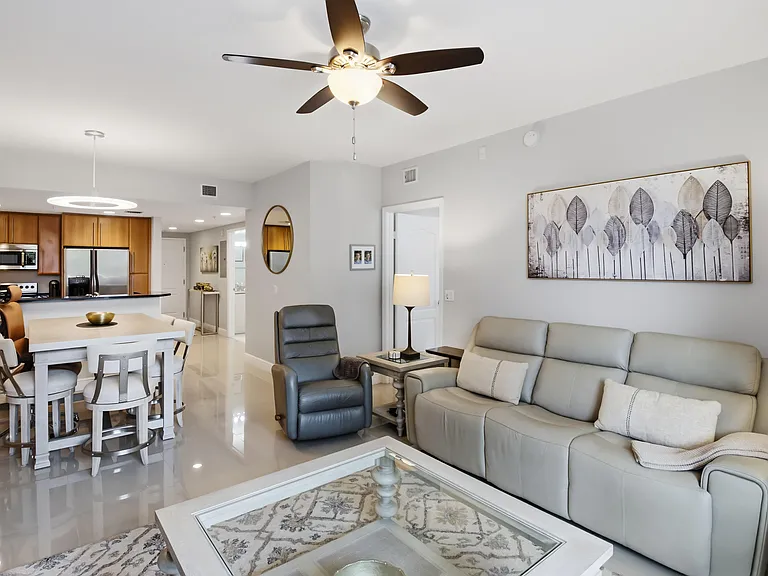 191 SE 20th Ave #210 — Photo 18