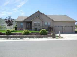 795 W Fairway Dr, Baker City, OR 97814