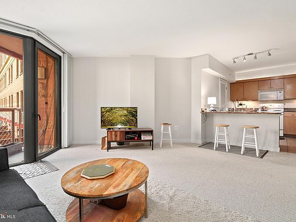 3rd image of 616 E St NW #304