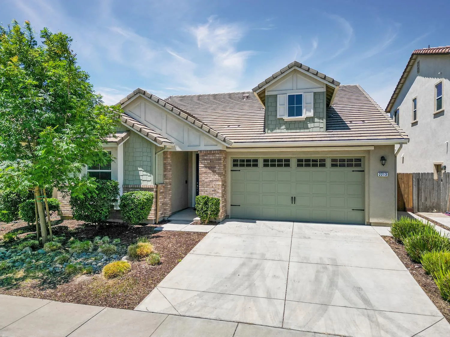 2213 Yellowhammer Ln photo 1
