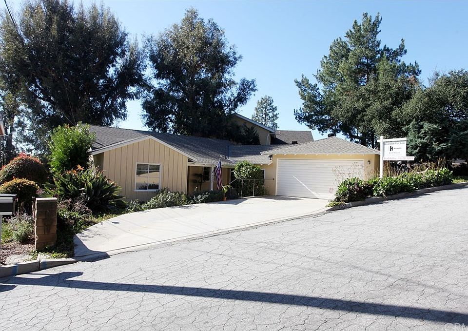 1st image of 4352 Vista Pl