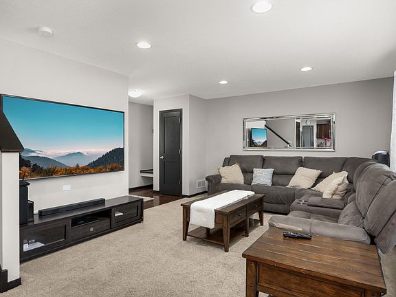 5th image of 4998 Kama Ln NE