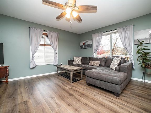 3rd image of 2903 Zenith Ave