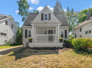 1052 Aberdeen St NE, Grand Rapids, MI 49505