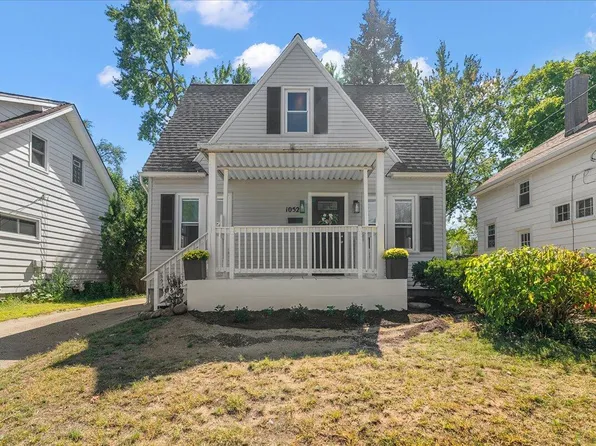 1052 Aberdeen St NE, Grand Rapids, MI 49505