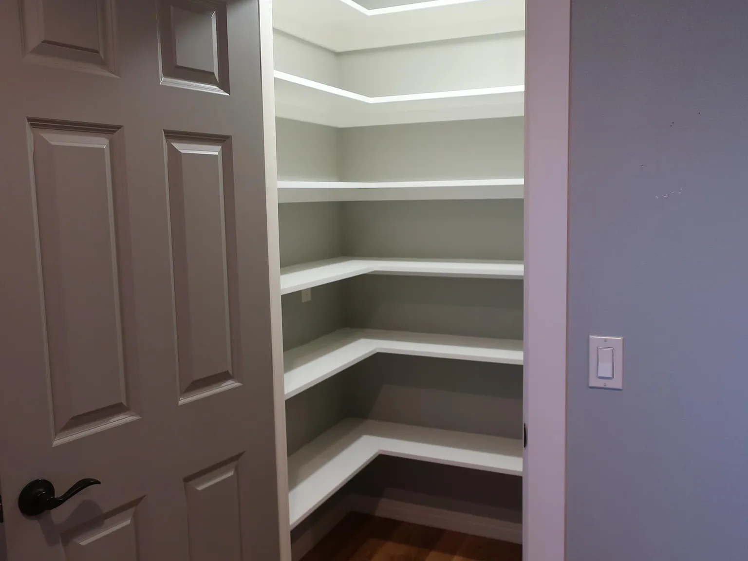 1 bed, 1008 sqft, $1,700 — Photo 3