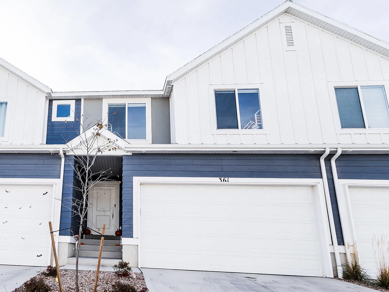 4 bed, 2.5 bath, 2300 sqft, $2,350 — Photo 1