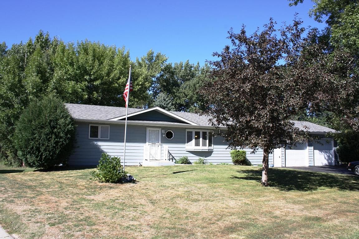 317 Eastview Dr, Larimore, ND 58251 Zillow