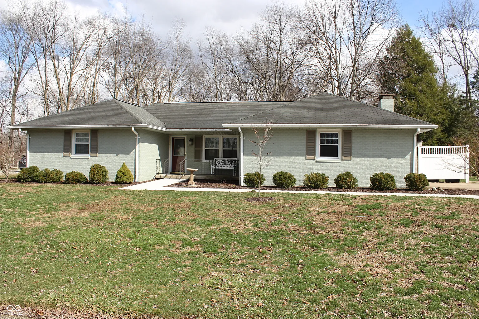 717 Castleton Dr photo 1