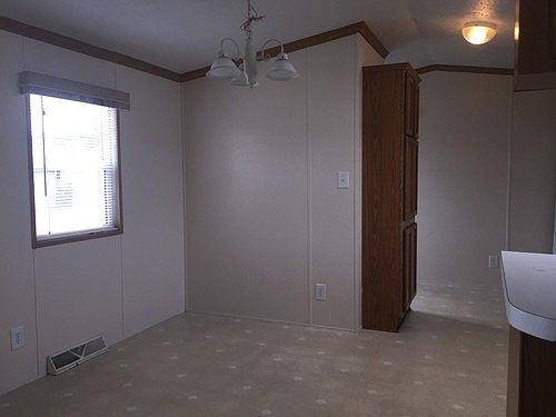 3rd image of 418 Van Buren Cir