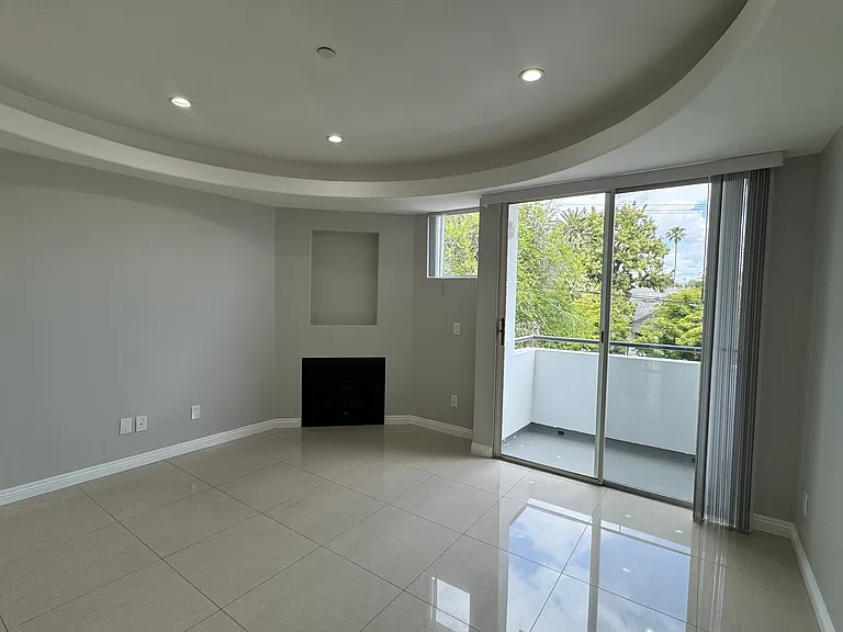 12222 Moorpark St #206 — Photo 7