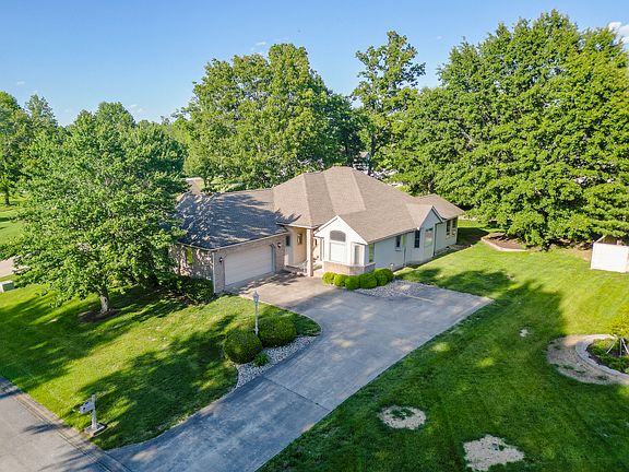 2nd image of 1204 Dylan Ln