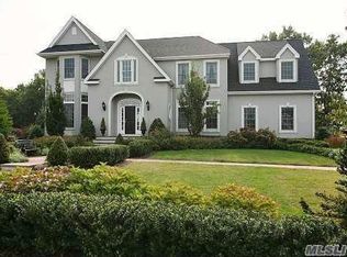 116 Fig Dr, Dix Hills, NY 11746