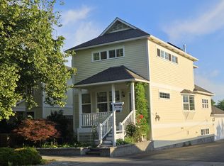 961 B St, Ashland, OR 97520