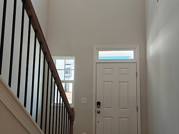 4th image of 1210 Rose Finch Dr