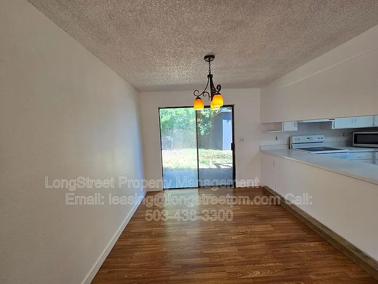 2711 Newton St — Photo 20
