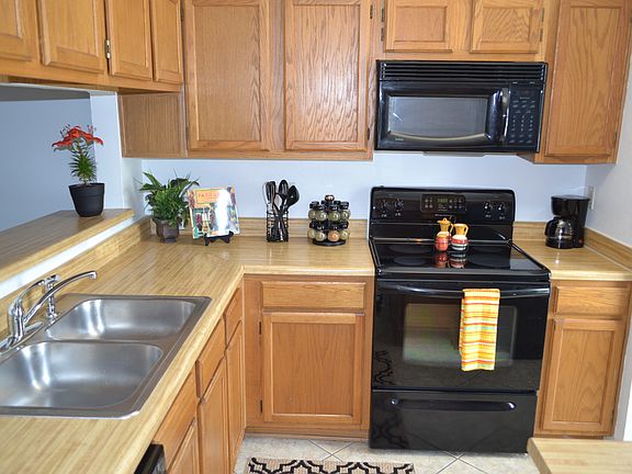 2nd image of 228 Samuel Blvd #S-6