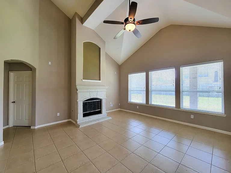 20931 Flower Croft Ct — Photo 17