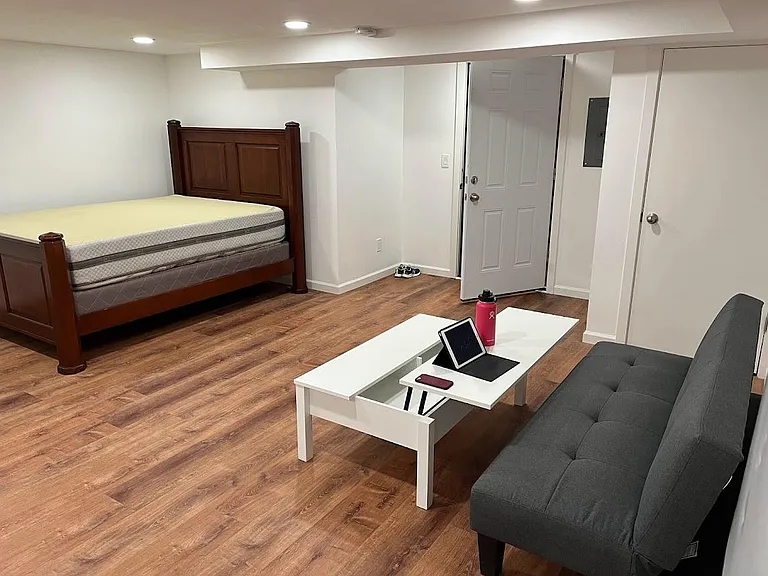 7423 N Vincent Ave #STUDIO — Photo 6
