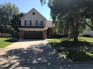 1542 Madison Dr, Buffalo Grove, IL