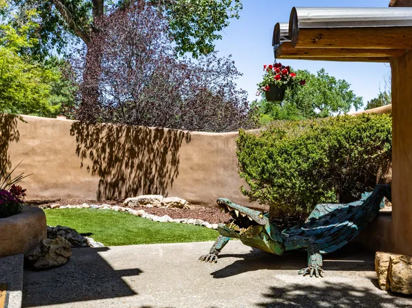 3232 Don Quixote Dr NW, Albuquerque, NM 87104