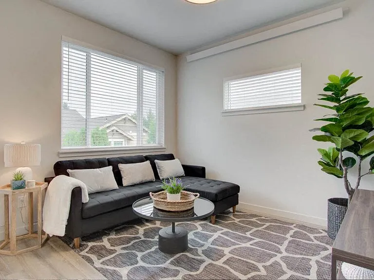 Latitude 45 — Photo 15