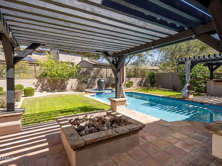 9818 E Edgestone Dr — Photo 11
