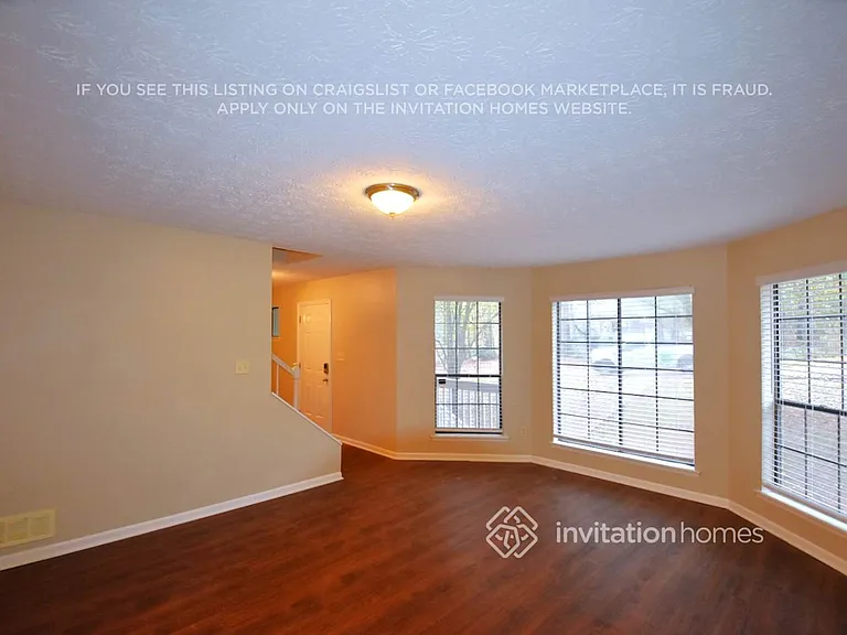 297 Phoenix Dr — Photo 5