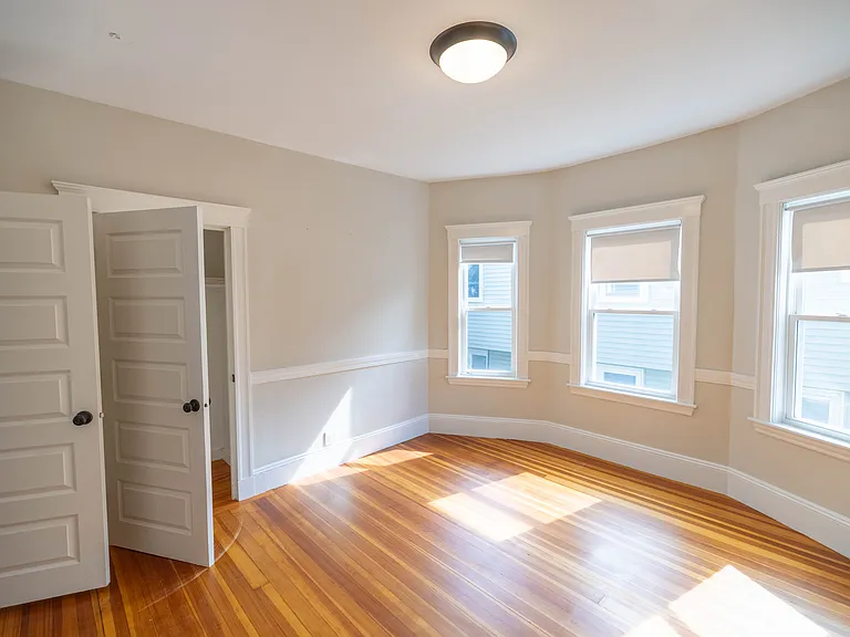 12 Benham St #2 — Photo 14