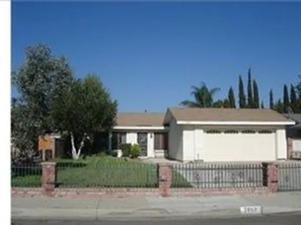2863 S Cypress Point Dr, Ontario, CA 91761