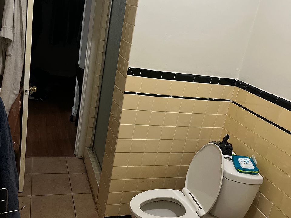 1st image of 630 S Burnside Ave APT 203