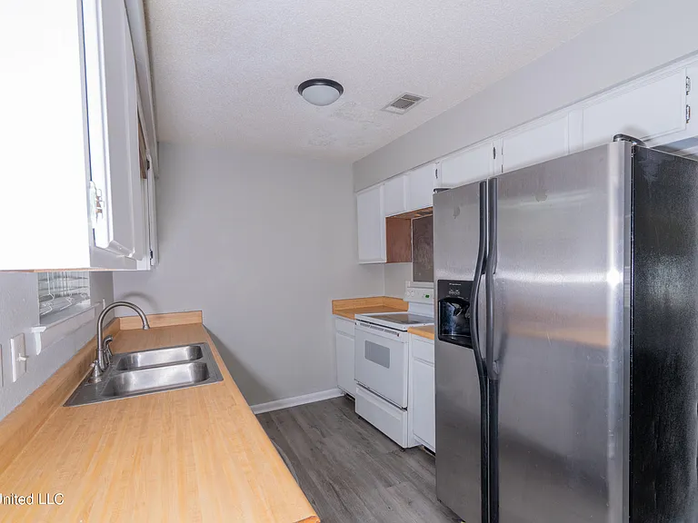 206 N Lang Ave — Photo 7