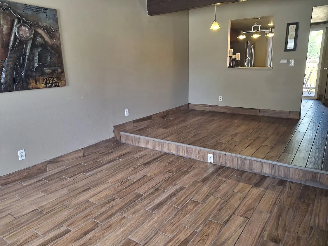 3 bed, 1295 sqft, $2,395 — Photo 3