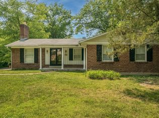 1141 N Berry Rd, Saint Louis, MO 63122