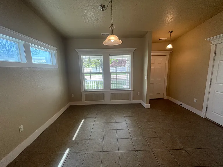 1572 E Locust View Ln — Photo 8
