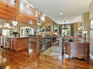 2700 Ashbourne Rd, Wayzata, MN 55391