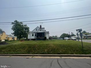 133 S Barton St, Arlington, VA 22204