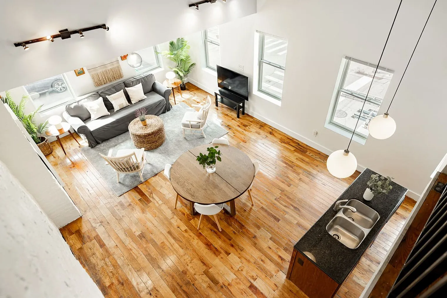 2 bed, 1.0 bath, 1184 sqft, $2,620 — Photo 3