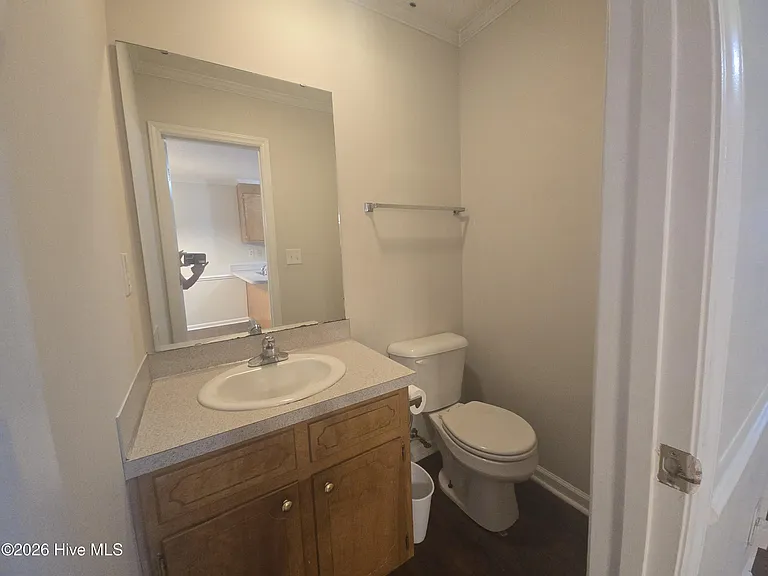 2325 Vineyard Dr #C4 — Photo 4