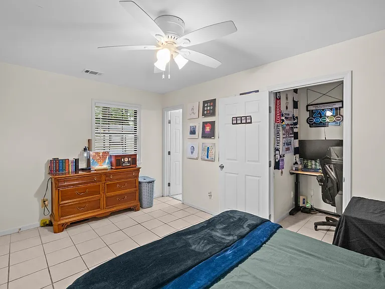 527 Red Oak Rd — Photo 38