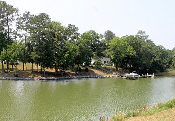 4th image of 157 Oak Leaf Dr