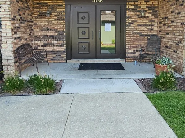 11136 Northwest Rd #2C, Palos Hills, IL 60465