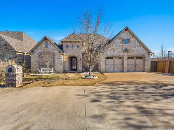 1004 Chateau Ct, Longview, TX 75604