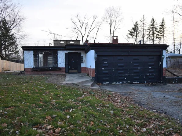 916 E Evergreen St, Wheaton, IL 60187